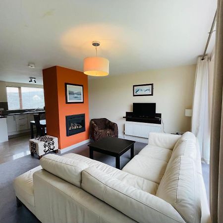 Burren Atlantic Hotel & Holiday Cottages 발리바우한 외부 사진