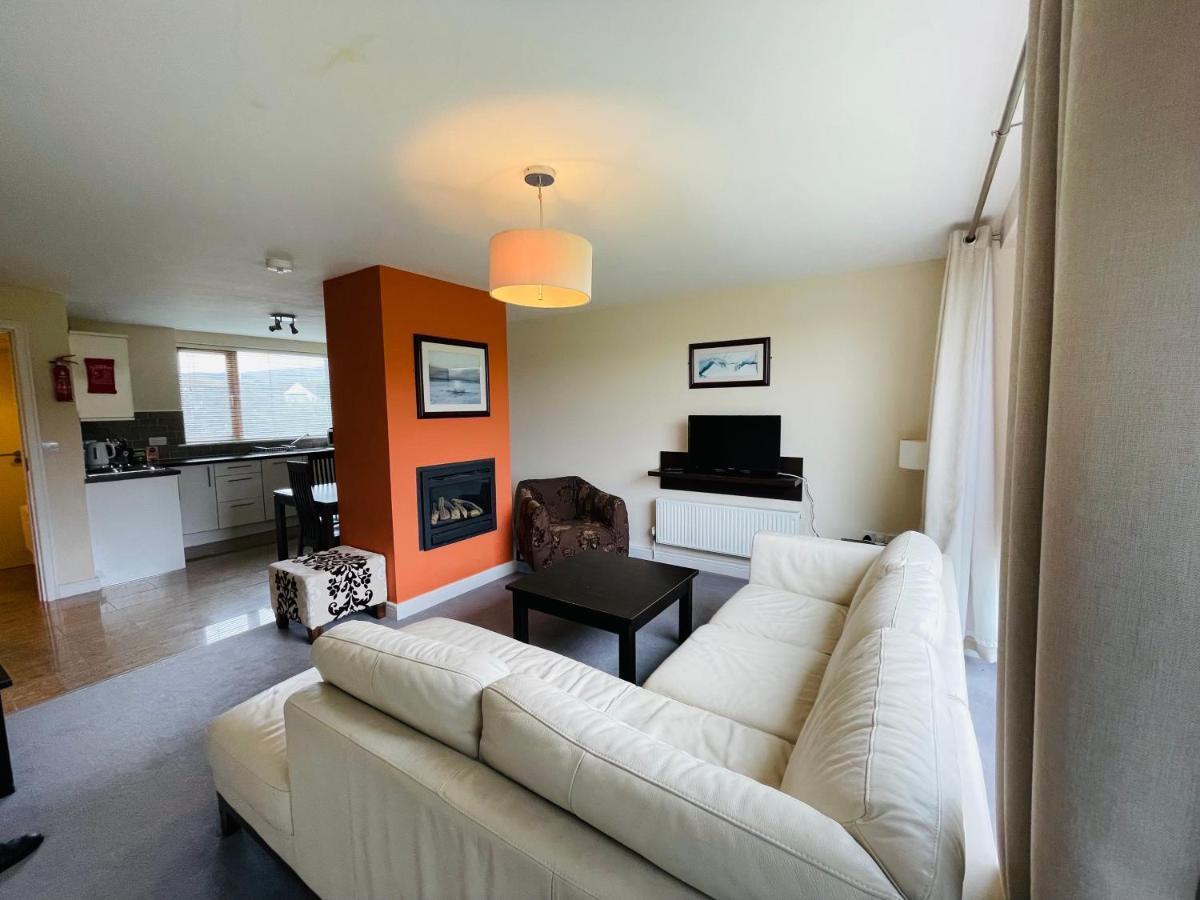 Burren Atlantic Hotel & Holiday Cottages 발리바우한 외부 사진