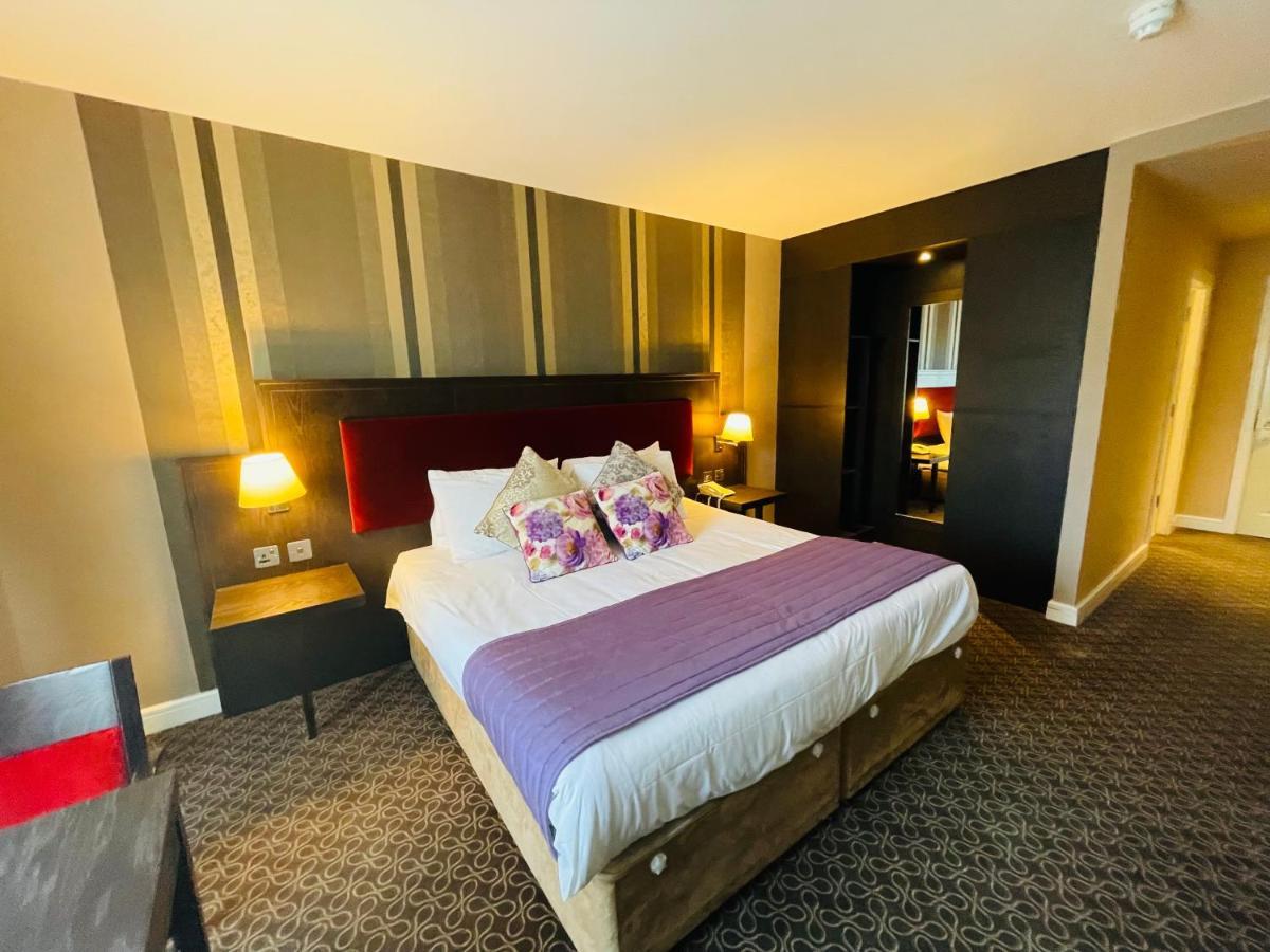 Burren Atlantic Hotel & Holiday Cottages 발리바우한 외부 사진