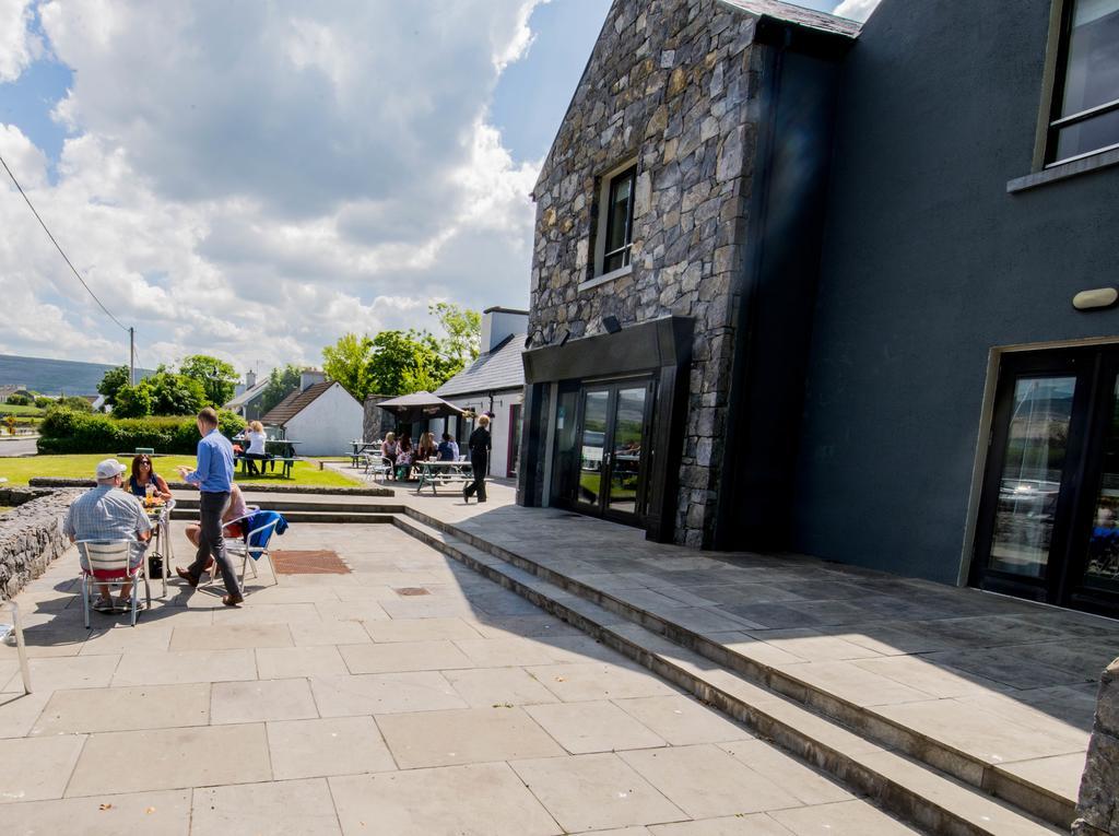 Burren Atlantic Hotel & Holiday Cottages 발리바우한 외부 사진