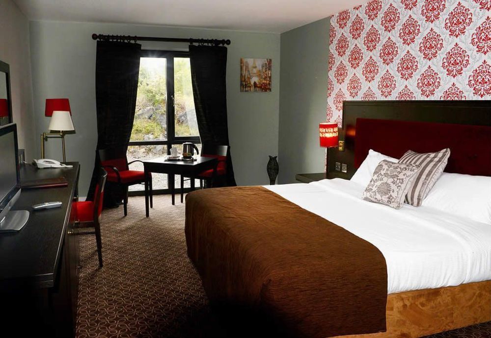 Burren Atlantic Hotel & Holiday Cottages 발리바우한 외부 사진