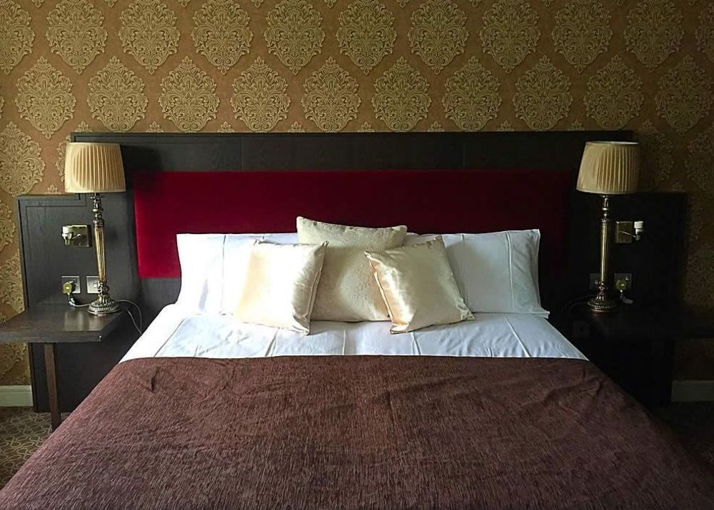 Burren Atlantic Hotel & Holiday Cottages 발리바우한 외부 사진