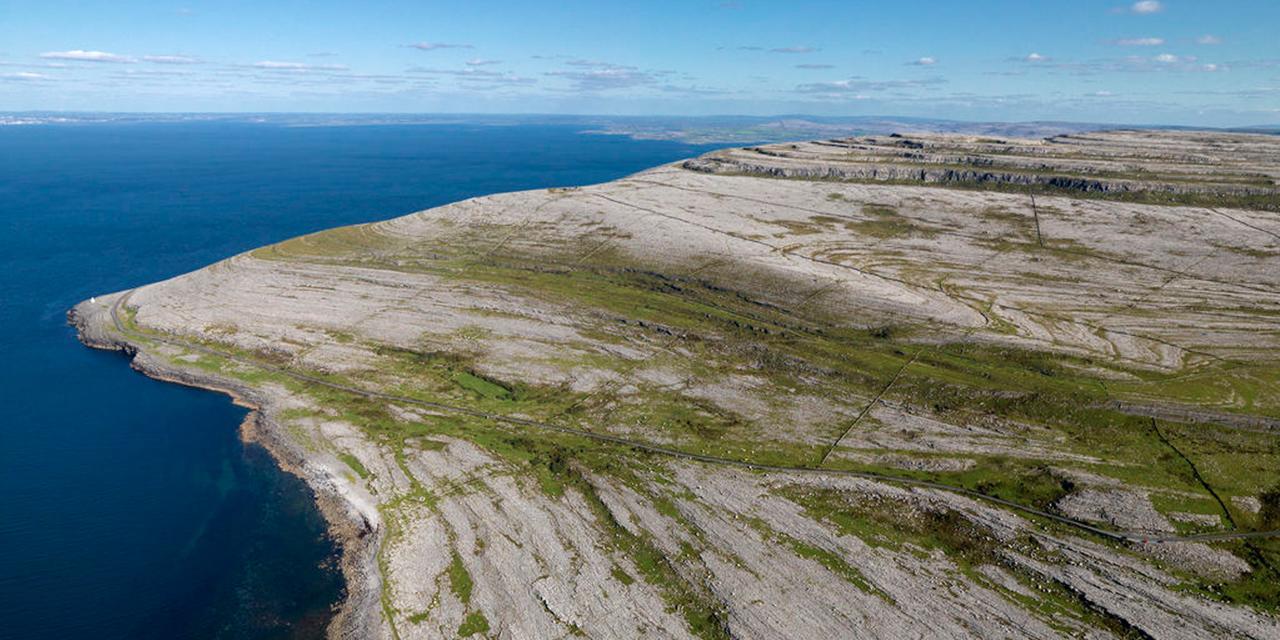 Burren Atlantic Hotel & Holiday Cottages 발리바우한 외부 사진