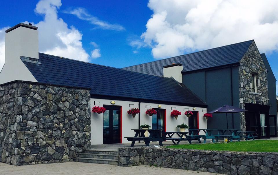 Burren Atlantic Hotel & Holiday Cottages 발리바우한 외부 사진