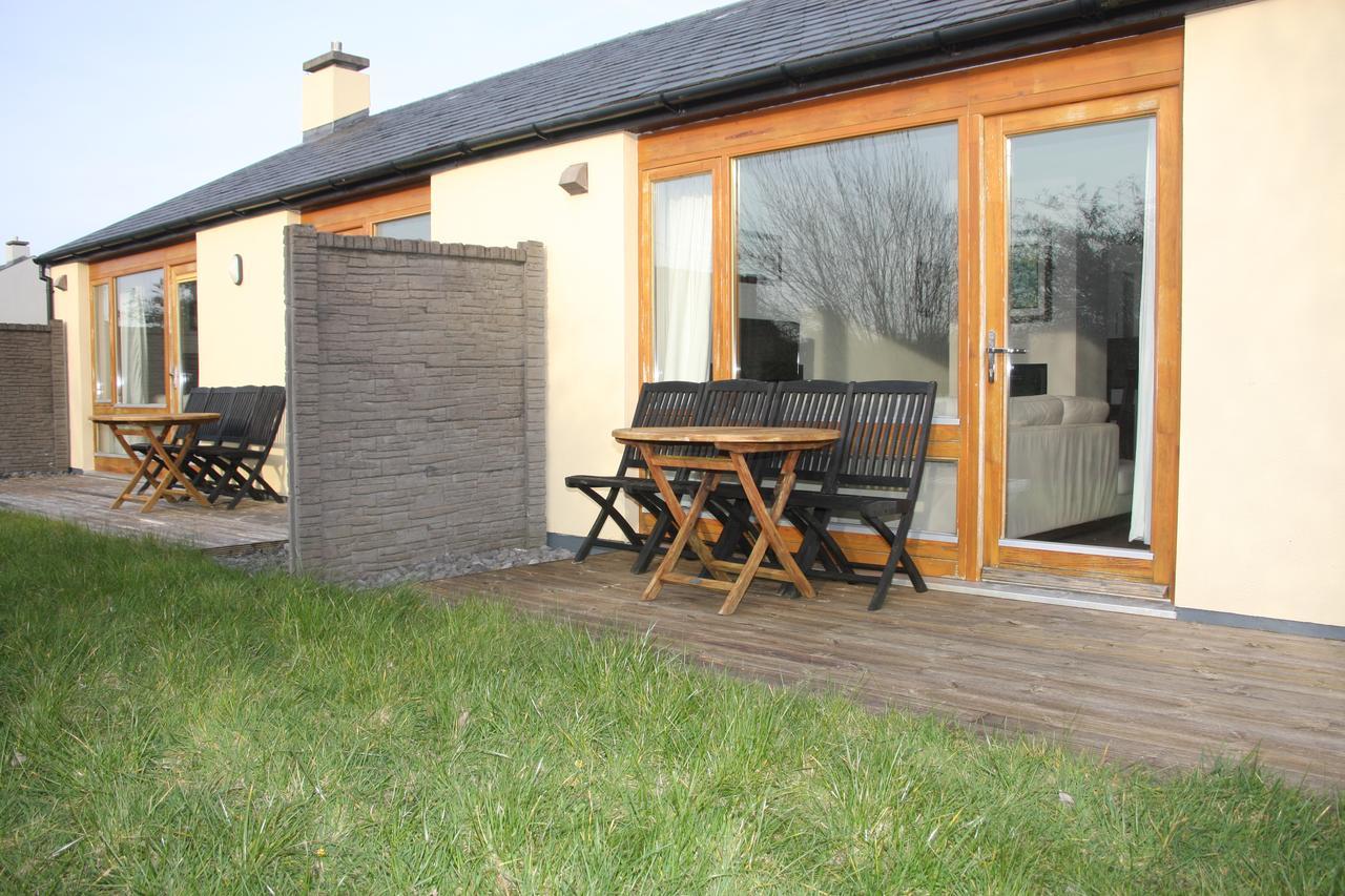 Burren Atlantic Hotel & Holiday Cottages 발리바우한 외부 사진